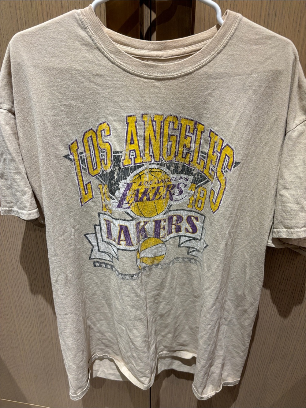 Los Angeles Lakers distressed look Short Sleeve Graphic Tee